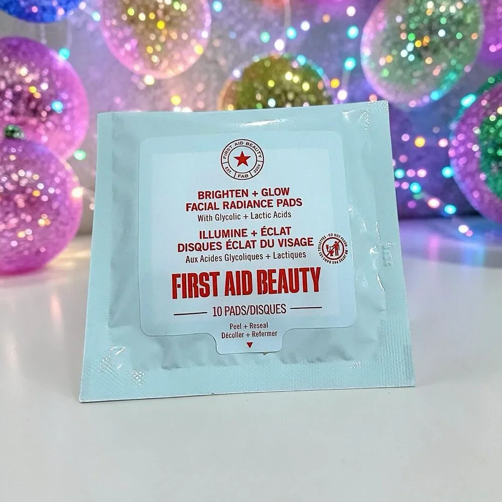 FIRST AID BEAUTY Brighten + Glow Facial Radiance Pads Deluxe Mini 10 pads NIP